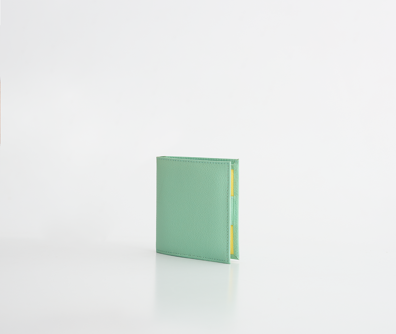 Kurze mintgrüne Geldbörse