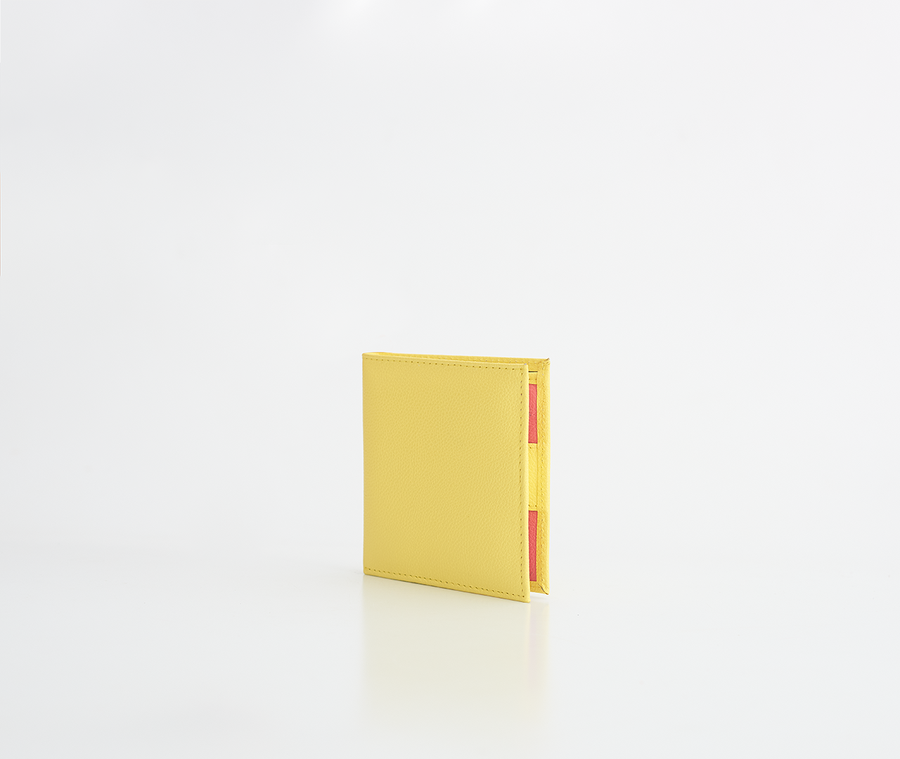 Kurze gelbe Geldbörse